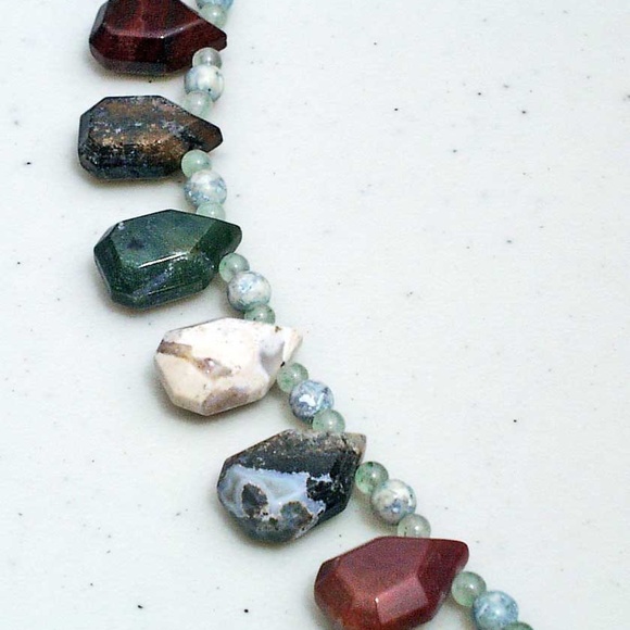 JASPER GEMSTONE CHEVRONS FACETED NECKLACE, 18 INCHES, MULTICOLOUR, EYE-CATCHING, - Picture 1 of 3